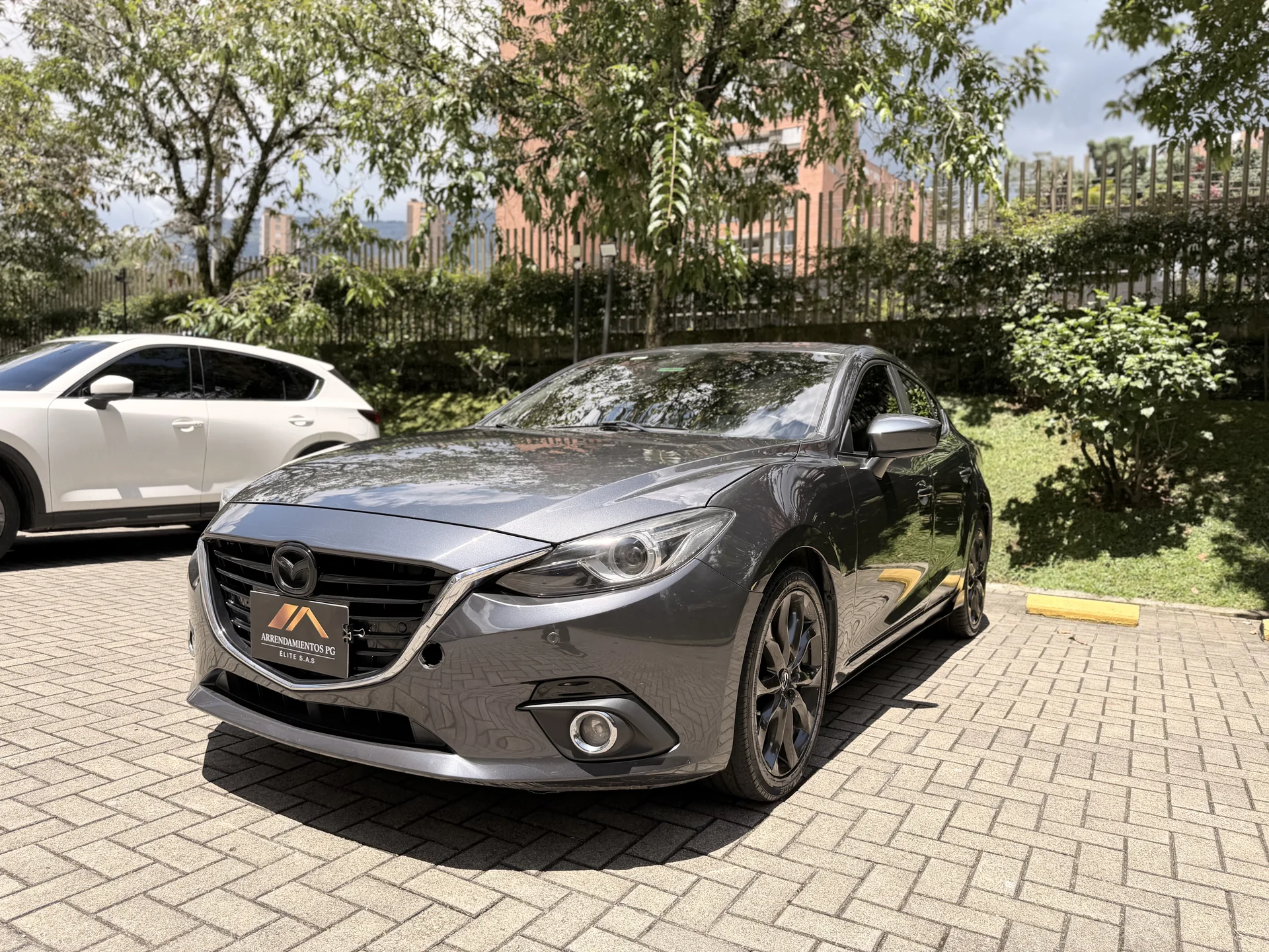 Mazda 3 Grand Touring foto 1