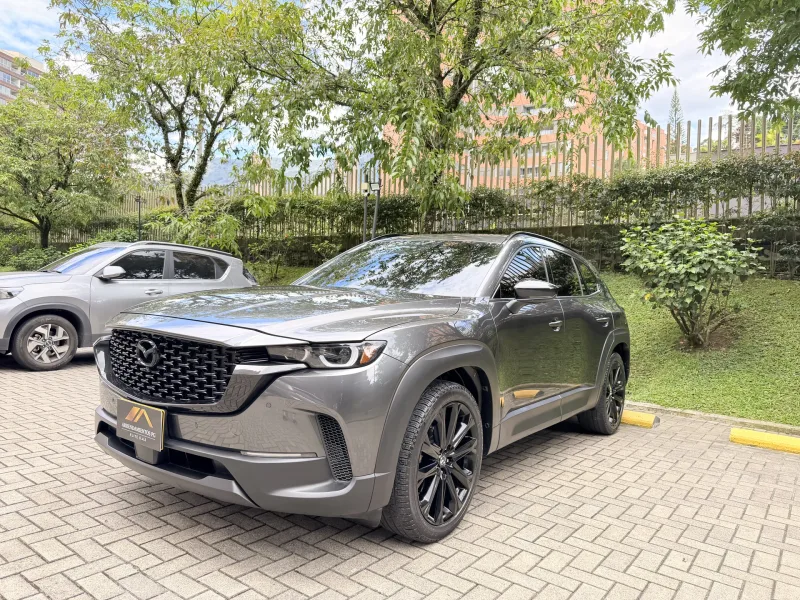 Alquiler Mazda CX 50 Grand Touring LX Signature en Medellín