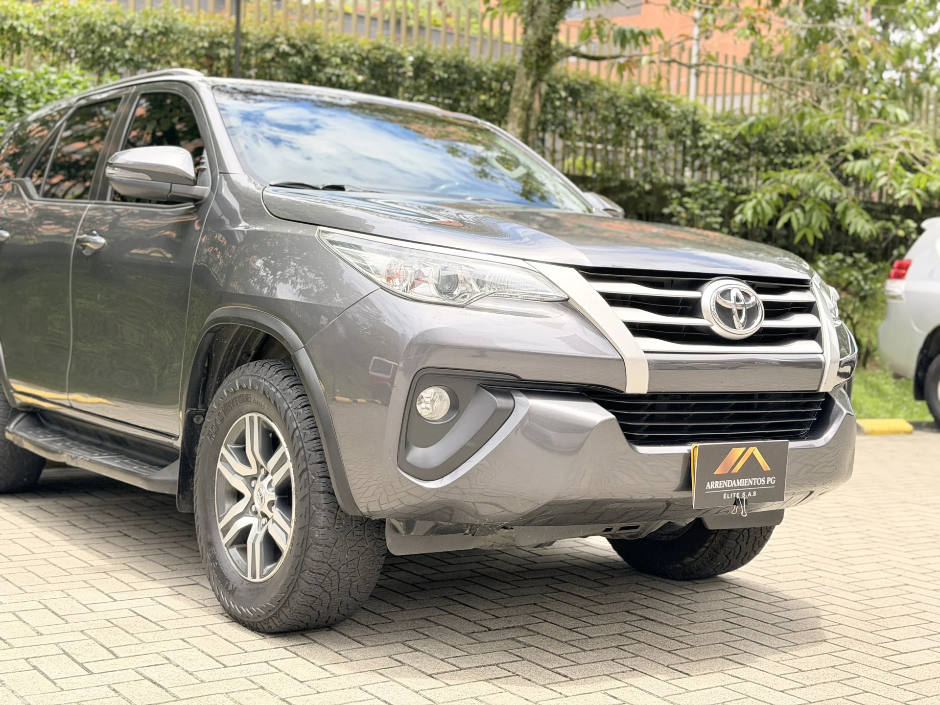 Toyota Fortuner Diesel Gray 2020 photo 6