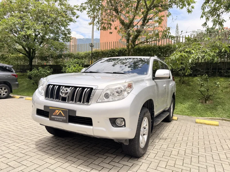 Toyota Land Cruiser Prado TXL 2013 gasolina gris - SUV 4x4 V6